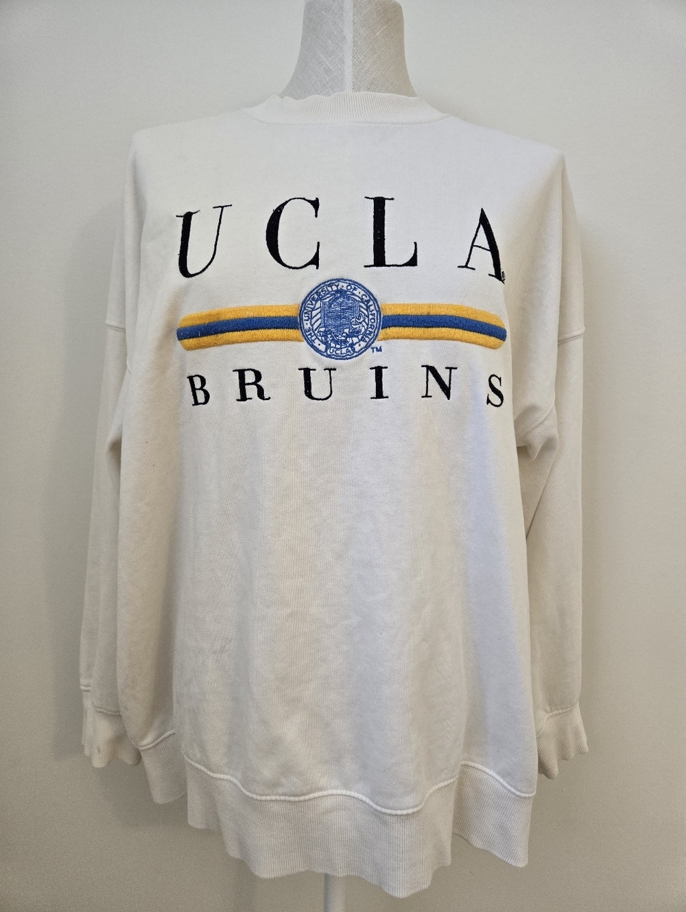 UCLA Bruins Sweatshirt H&M Cream Embroidered Logo Pullover Size Small
